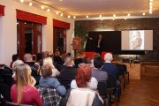 Widok ogólny Sali wraz z publicznością i sceną