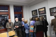 	goście zgromadzenia na drugim piętrze biblioteki	