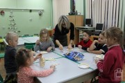 	praca plastyczna — wykonywanie owieczki z popcornu 	