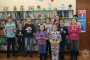 kubki z rolek wykonane przez dzieci 