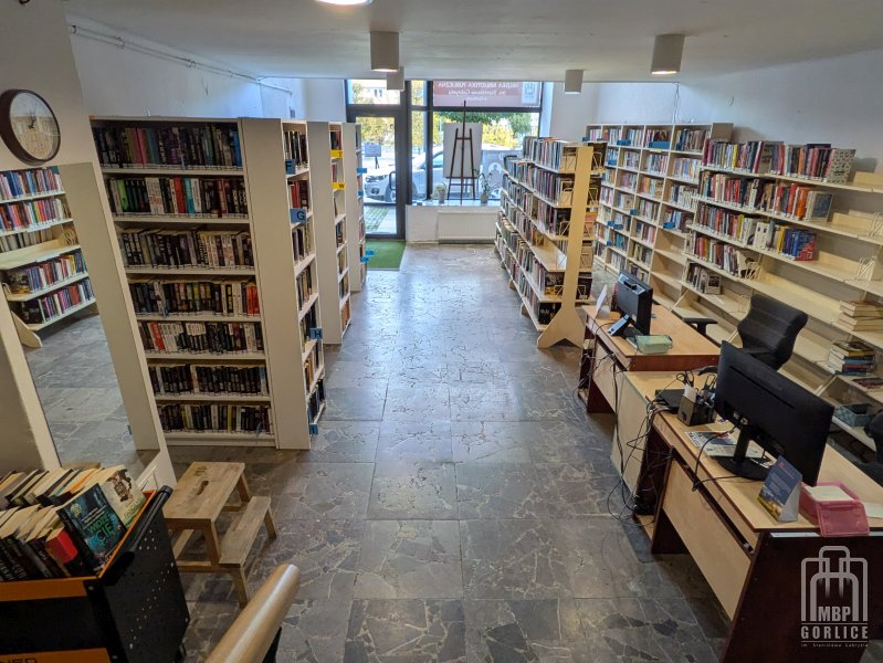 Biblioteka Gorlice, lokalne tymczasowe widok na wypożyczalnię dla dorosłych