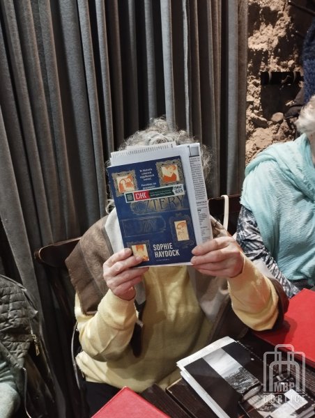 Biblioteka Gorlice, Dyskusyjny Klub Książki Klubowiczka prezentuje listopadową książkę