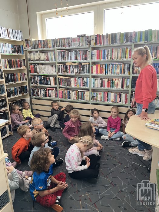 Biblioteka Gorlice, Mała książka Wielki człowiek Bibliotekarka rozmawia z przedszkolakami