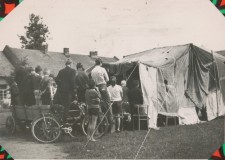 Powiększ zdjęcie Cyrk „Clown” w Klęczanach; 1970 rok