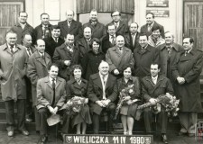 Powiększ zdjęcie Pośrodku Kazimierz Kotwica, po lewej stronie Leopold Kolarzyk; Wieliczka
