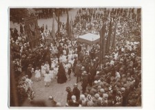Powiększ zdjęcie Procesja Bożego Ciała w Gorlicach; 4 czerwca 1931 roku; fot. Bohdan Jaciow 