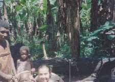 Powiększ zdjęcie Z Pigmejami w lesie