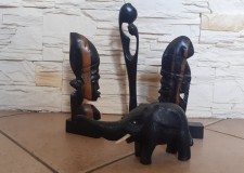 Powiększ zdjęcie Pamiątki z Kamerunu — lokalne wyroby artystyczne