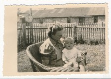Powiększ zdjęcie Jacek Galant z mamą