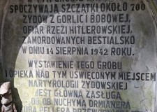 Powiększ zdjęcie Tablica upamiętniająca zamordowanych 