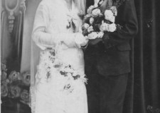Powiększ zdjęcie Zdjęcie ślubne rodziców Marii: Walerii z d. Sopala i Karola 1930 r.