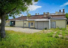 Powiększ zdjęcie Budynki firmy Angus