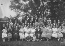 Powiększ zdjęcie Członkowie Towarzystwa Teatru i Chóru Włościańskiego w Łużnej, 1937 r.